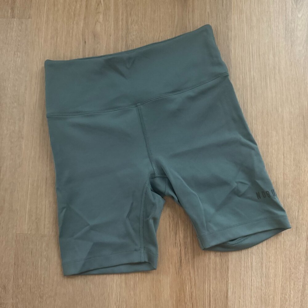 Nobull Women's High-Rise Sleek Biker Short 6” Size Small Balsam Mint - Picture 5 of 8